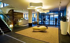 Velvet Hotel & Restaurant